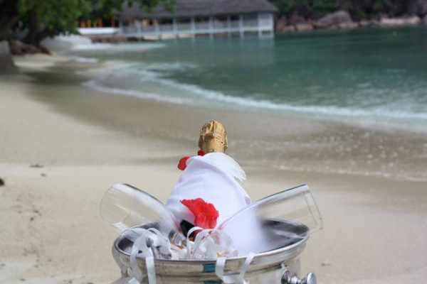 Свадебная церемония в Le Domaine de La Reserve Praslin